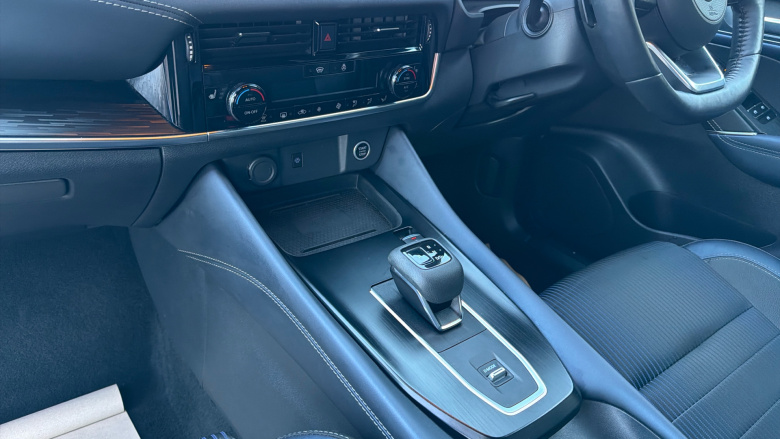 Nissan Qashqai 1.3 DiG-T MH 158 Tekna 5dr Xtronic Petrol Hatchback